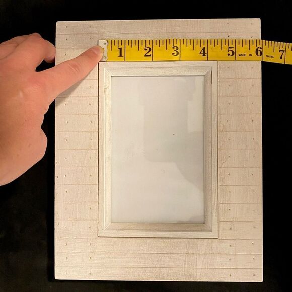 Beachy vibe picture frame. Hold 4x6 photo. Off-white. - Picture 7 of 8